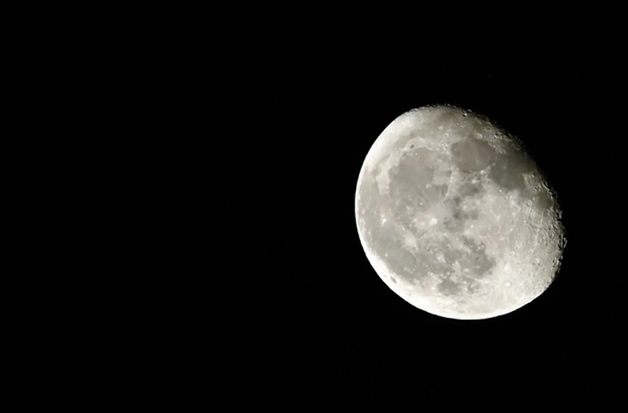 NASA đã lên kế hoạch khai thác trên Mặt Trăng. Ảnh: Guardian