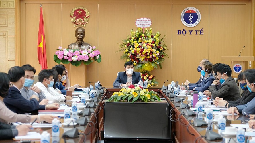 GS. TS Nguyễn Thanh Long- Bộ trưởng Bộ Y tế phát biểu tại cuộc họp.