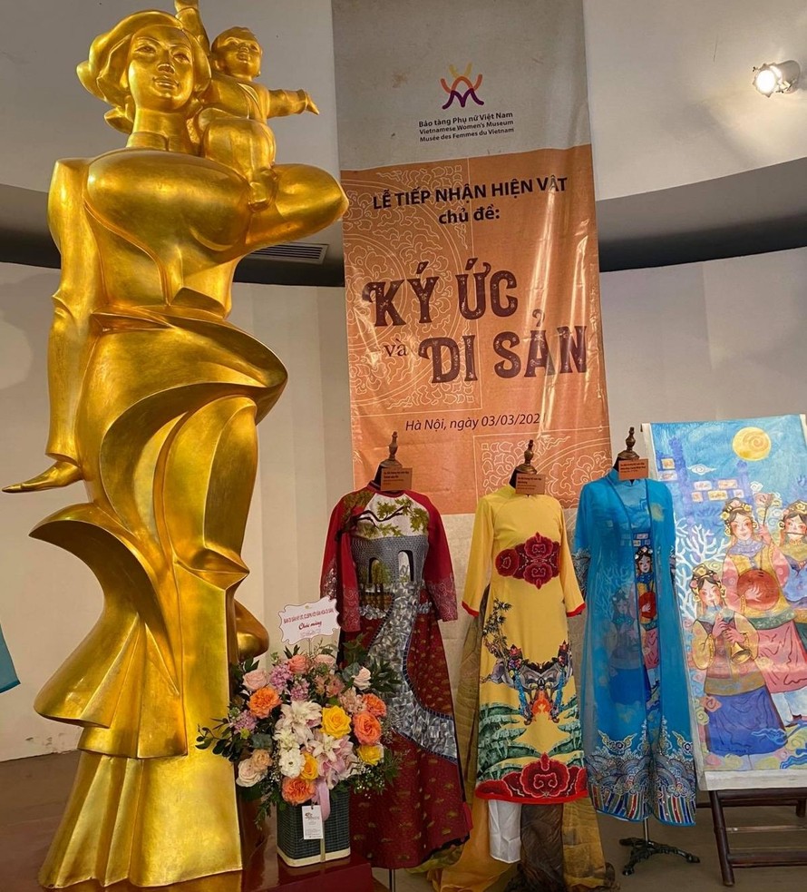 Lễ tiếp nhận hiện vật chủ đề: "Ký ức di sản" tại Bảo tàng Phụ nữ Việt Nam.