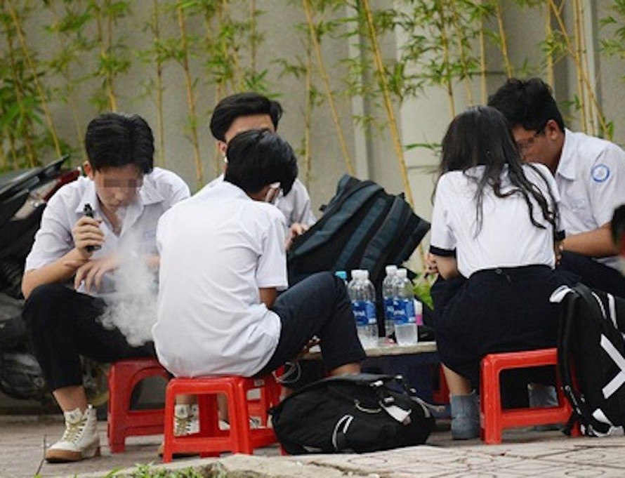 Học sinh bị đầu độc bằng thuốc lá điện tử có trộn ma tuý
