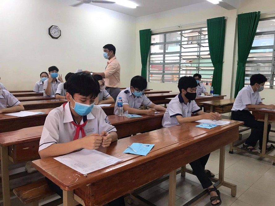 Nhà sách đóng cửa, học sinh ở Đồng Nai khó tiếp cận sách giáo khoa