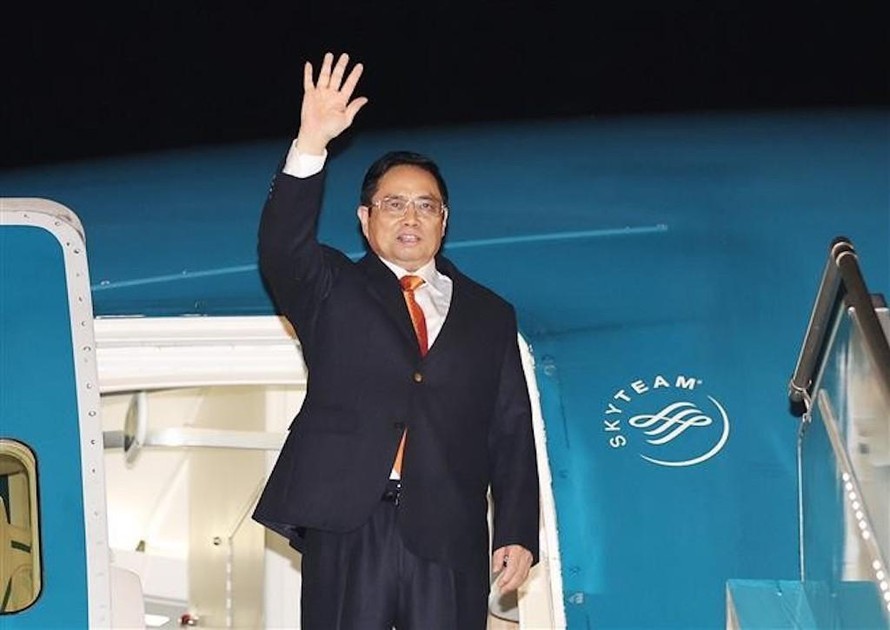 Thủ tướng Phạm Minh Chính lên đường dự Hội nghị COP26, thăm và làm việc tại Anh, thăm chính thức Pháp. 