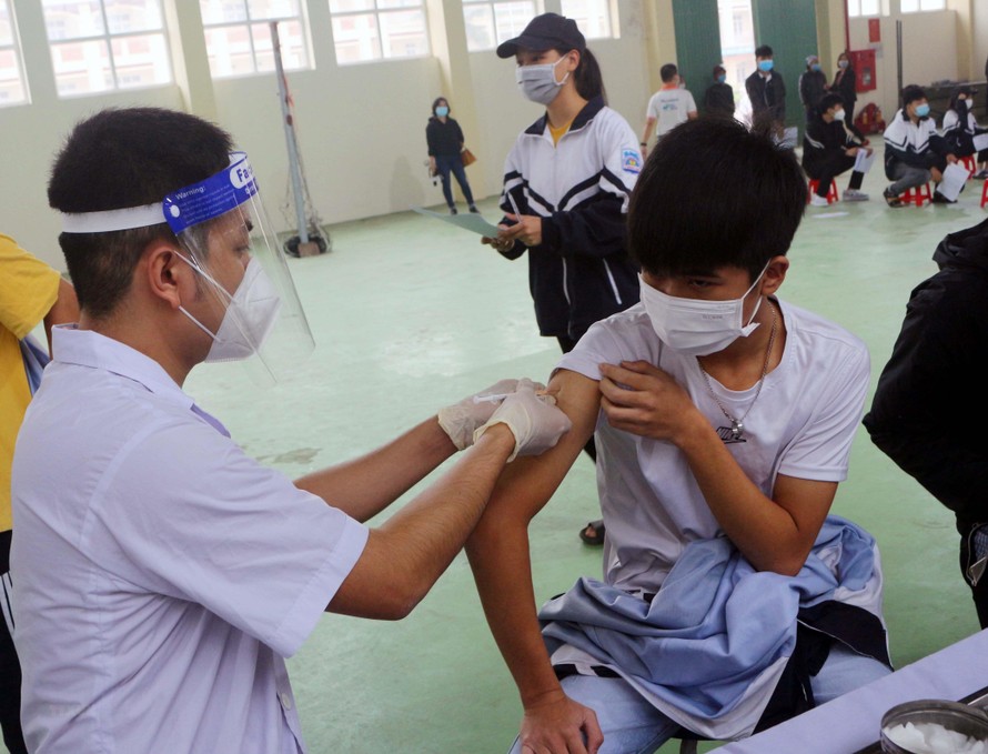 Trẻ từ 12-14 tuổi tại Hà Nam được triển khai tiêm vacine phòng COVID-19