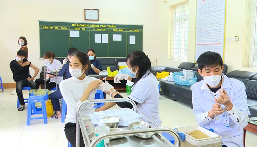 Trẻ từ 12 đến 17 tuổi tại Phú Thọ được đồng loạt tiêm vaccine phòng COVID-19