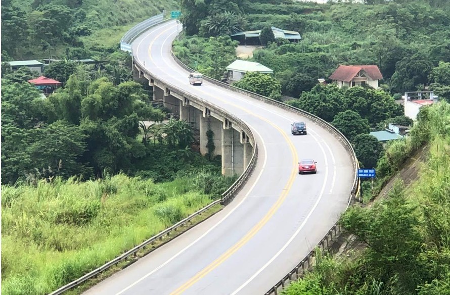 Thẩm định báo cáo Dự án đường nối cao tốc Nội Bài - Lào Cai đến Sa Pa