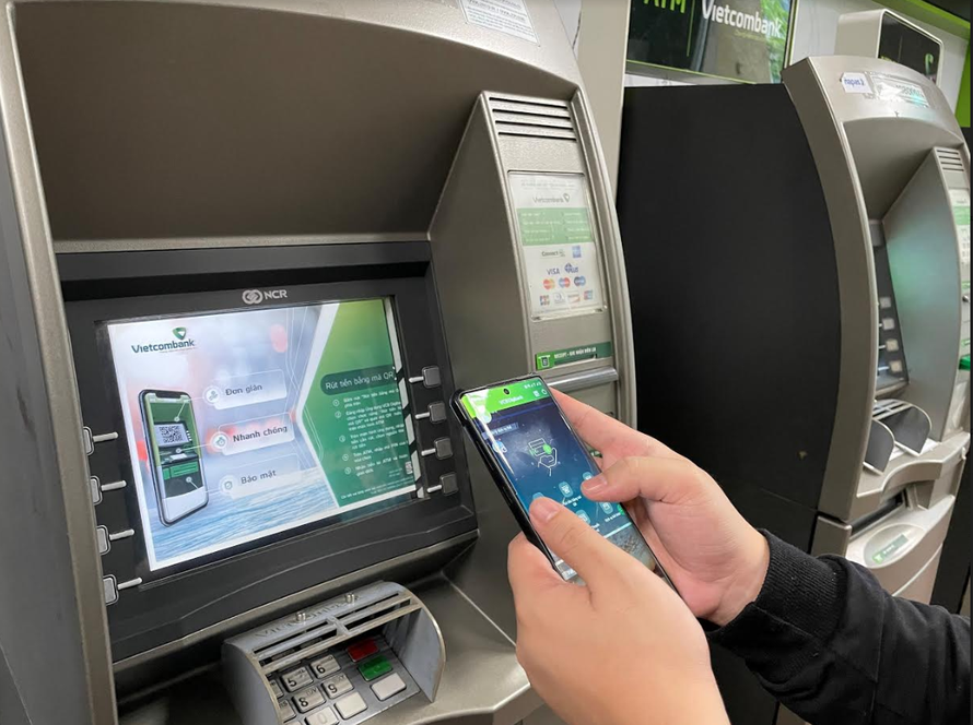Một số ngân hàng triển khai việc rút tiền cây ATM bằng CCCD