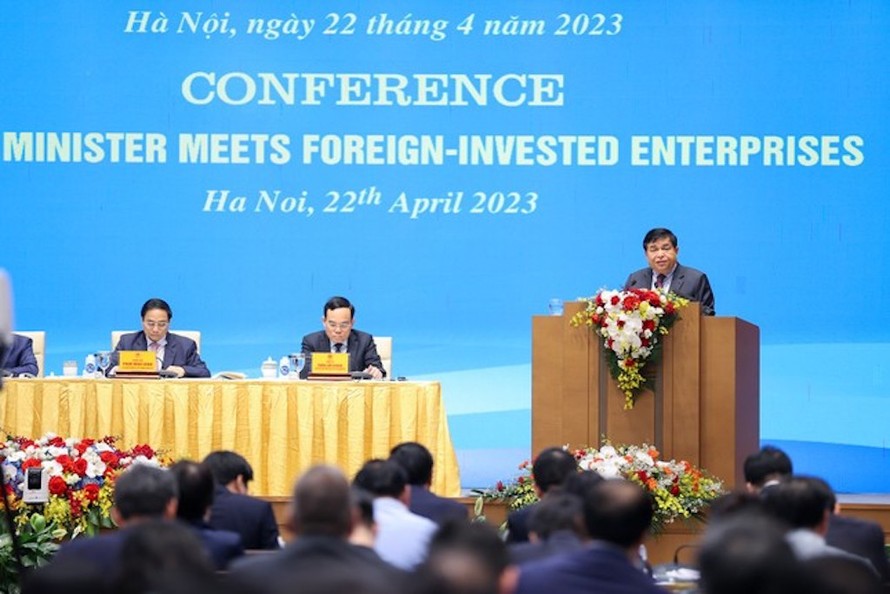 Hội nghị Thủ tướng Chính phủ gặp mặt các nhà đầu tư nước ngoài.