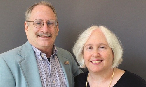 Ông Vaughn Allex và vợ, bà Denise. Ảnh: StoryCorps