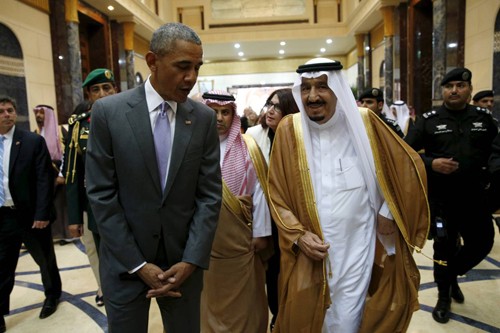 Tổng thống Obama và vua Arab Saudi Salman trong cuộc gặp hồi đầu năm. Ảnh: Reuters