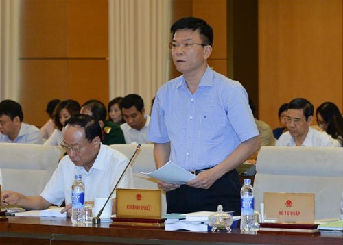 Theo Bộ trưởng Bộ Tư pháp Lê Thành Long, sau khi tiếp thu, chỉnh sửa dự thảo sửa đổi, bổ sung một số điều của Bộ luật Hình sự 2015 đã chính thức bỏ Điều 292. Ảnh: VPQH