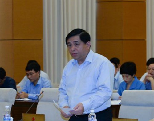 Bộ trưởng Nguyễn Chí Dũng cho rằng, các bộ, ngành chưa có trách nhiệm khi góp ý vào dự thảo Luật hỗ trợ doanh nghiệp nhỏ và vừa. Ảnh: VPQH