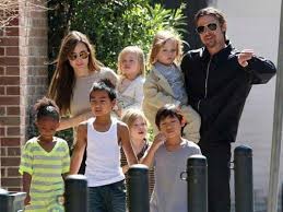 Angelina Jolie tiếp tục “đưa con đi trốn“