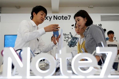 Khai tử Note 7 sẽ ngăn chặn ảnh hưởng lan truyền với các sản phẩm khác của Samsung. Ảnh: Reuters