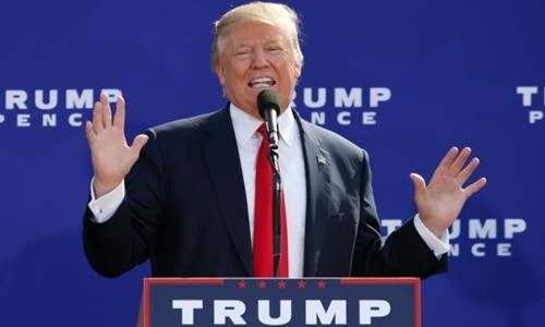 Ứng viên tổng thống Mỹ đảng Cộng hòa Donald Trump hôm qua phát biểu tại buổi vận động tranh cử ở thành phố Portsmouth, bang New Hampshire. Ảnh: Reuters