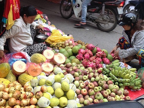 Hoa quả từ Trung Quốc, Lào…sẽ được miễn thuế khi vào thị trường Việt. Ảnh: Ngọc Dung. 