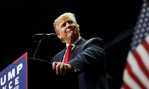 Donald Trump tại cuộc vận động ở Hershey, Pennsylvania ngày 4/11. Ảnh: Reuters