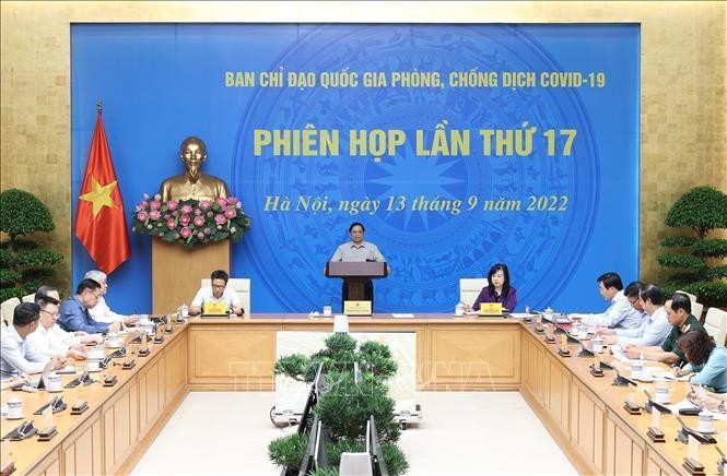 Thủ tướng Phạm Minh Chính chủ trì phiên họp lần thứ 17 Ban Chỉ đạo quốc gia phòng, chống dịch COVID-19. Ảnh: Dương Giang/TTXVN 