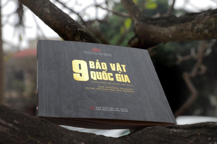 Sách ảnh “9 Bảo vật quốc gia ở Bảo tàng Mỹ thuật Việt Nam". Ảnh: Bảo tàng Mỹ thuật Việt Nam