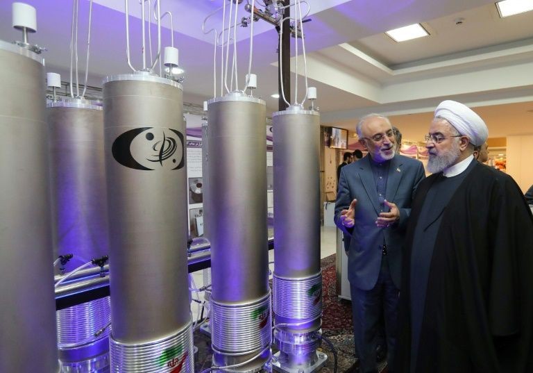 Lãnh tụ tối cao Iran Khamenei thăm một cơ sở hạt nhân của nước này. Ảnh: BBC