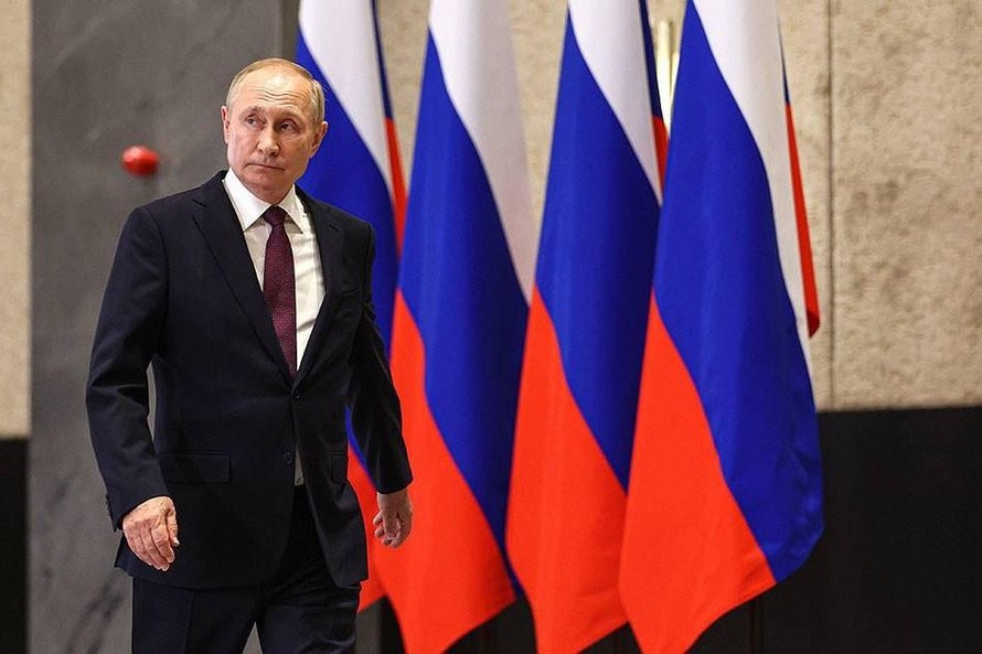 Tổng thống Nga Vladimir Putin bất ngờ thăm Crimea