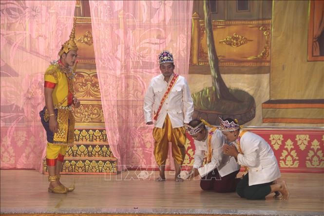 Phát huy văn hóa cổ truyền tại Liên hoan Nghệ thuật Sân khấu Dù kê Khmer Nam Bộ lần thứ II
