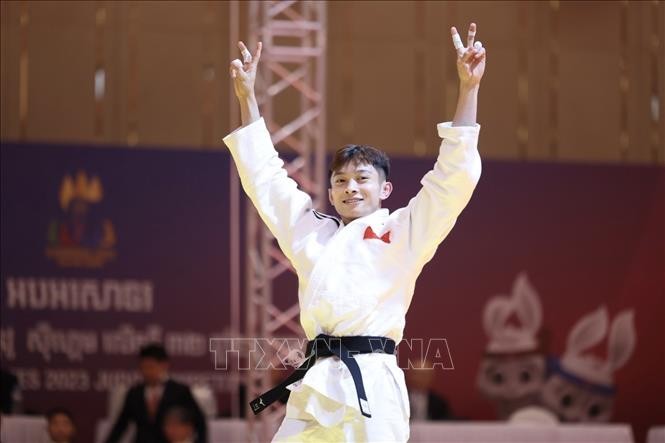 VĐV Nguyễn Hoàng Thành giành HCV đầu tiên cho đội tuyển Judo ở nội dung đối kháng hạng cân 55kg. Đây là HCV đầu tiên ở nội dung đối kháng và là HCV thứ 3 của đội tuyển Judo VIệt Nam. Ảnh: Minh Quyết/TTXVN