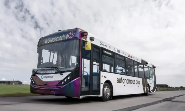 Anh sẽ triển khai mạng lưới xe buýt tự lái đầu tiên ở Scotland. Ảnh: The Guardian
