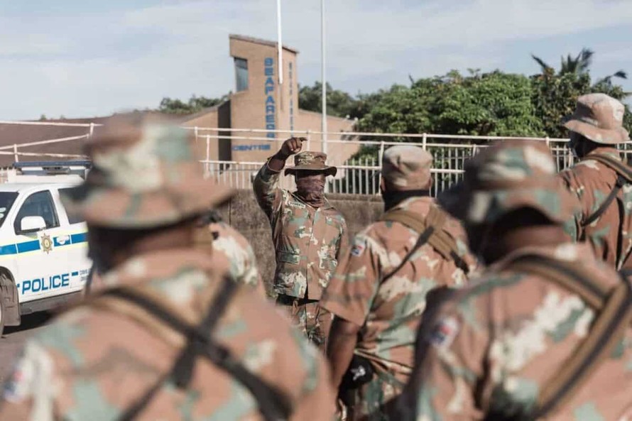 Nam Phi triển khai quân đội ở 4 tỉnh để ngăn chặn tình trạng bất ổn