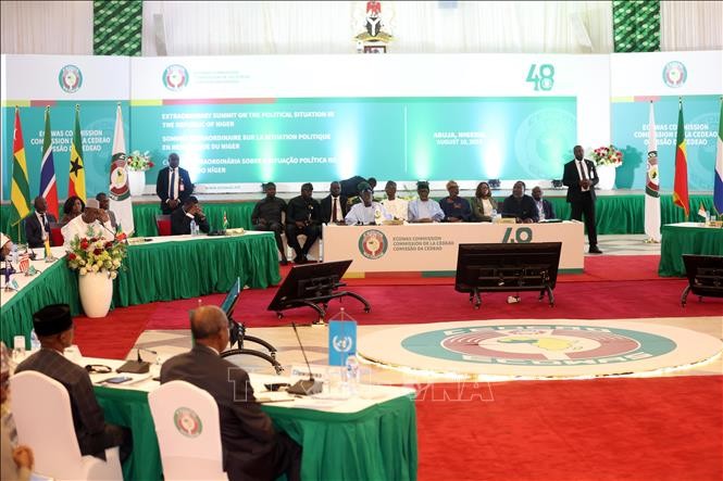 Toàn cảnh phiên họp bất thường các nhà lãnh đạo Cộng đồng Kinh tế Tây Phi (ECOWAS) về tình hình Niger, tại Abuja (Nigeria), ngày 10/8/2023. Ảnh minh họa: THX
