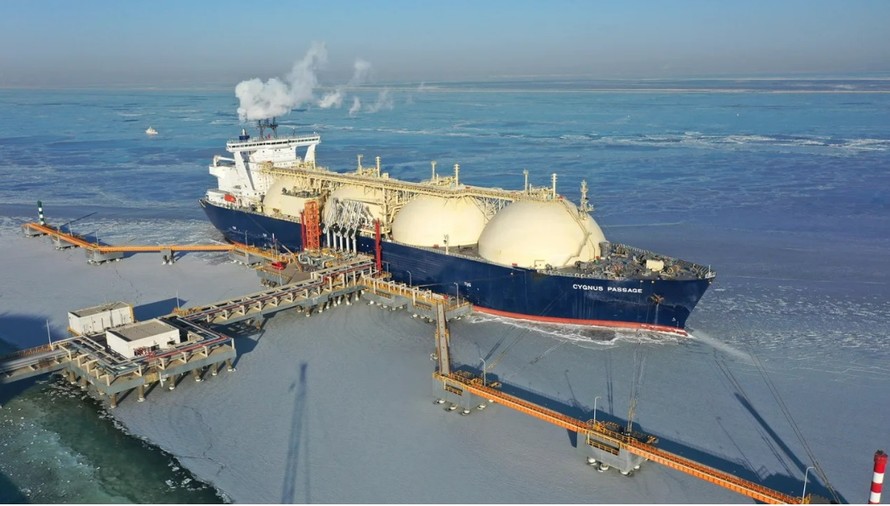 Nga đã chuyển hướng để bán dầu của mình cho châu Á. Ảnh: EPA