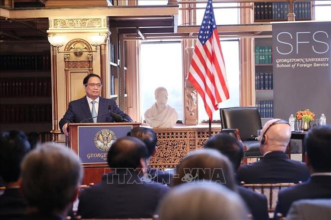Thủ tướng Phạm Minh Chính phát biểu tại Đại học Georgetown. Ảnh: Dương Giang