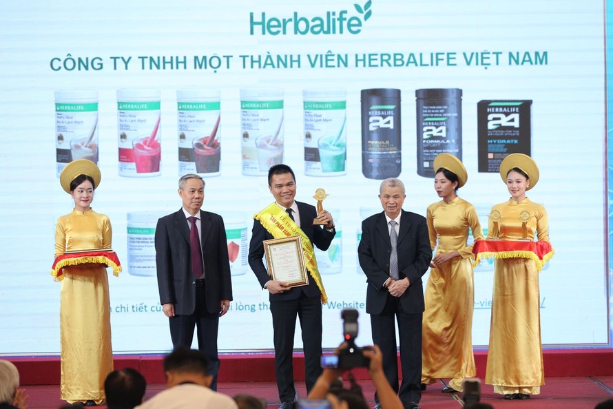 Herbalife Việt Nam đạt giải thưởng 'Sản phẩm Vàng vì sức khỏe cộng đồng năm 2023'