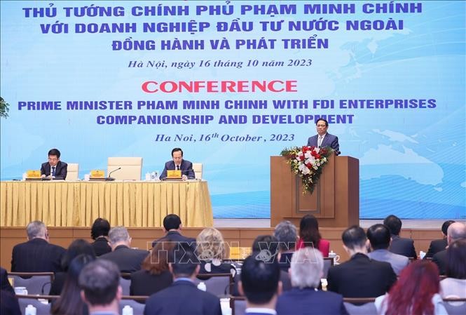 Thủ tướng Phạm Minh Chính phát biểu tại Hội nghị Thủ tướng Chính phủ với các doanh nghiệp đầu tư nước ngoài. Ảnh: Dương Giang/TTXVN