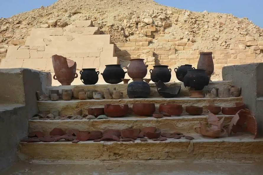 Những chiếc bình cổ từ xưởng ướp xác. Ảnh: M. Abdelghaffar/Dự án Lăng mộ Saqqara Saite, Đại học Tubingen Đức