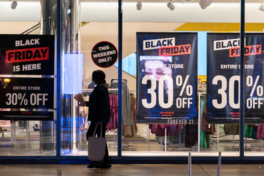 Doanh số bán hàng của Mỹ tăng 2,5% trong dịp Black Friday 