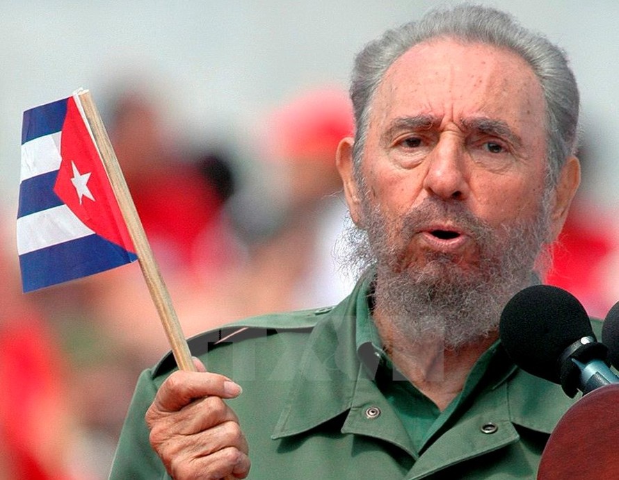 Thanh niên Cuba tưởng nhớ Lãnh tụ Fidel Castro