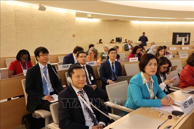 Đại sứ Lê Thị Tuyết Mai và đoàn Việt Nam tại phiên thảo luận chung về Báo cáo cập nhật của Cao ủy Nhân quyền về tình hình nhân quyền trên toàn thế giới. Ảnh: TTXVN