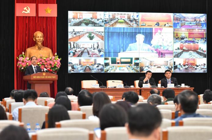 Bộ trưởng Bộ GD&ĐT Nguyễn Kim Sơn phát biểu tại Hội nghị. Ảnh: TT