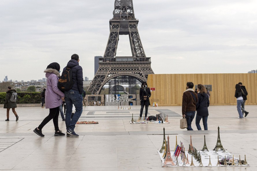 Pháp: Tháp Eiffel đóng cửa do nhân viên đình công