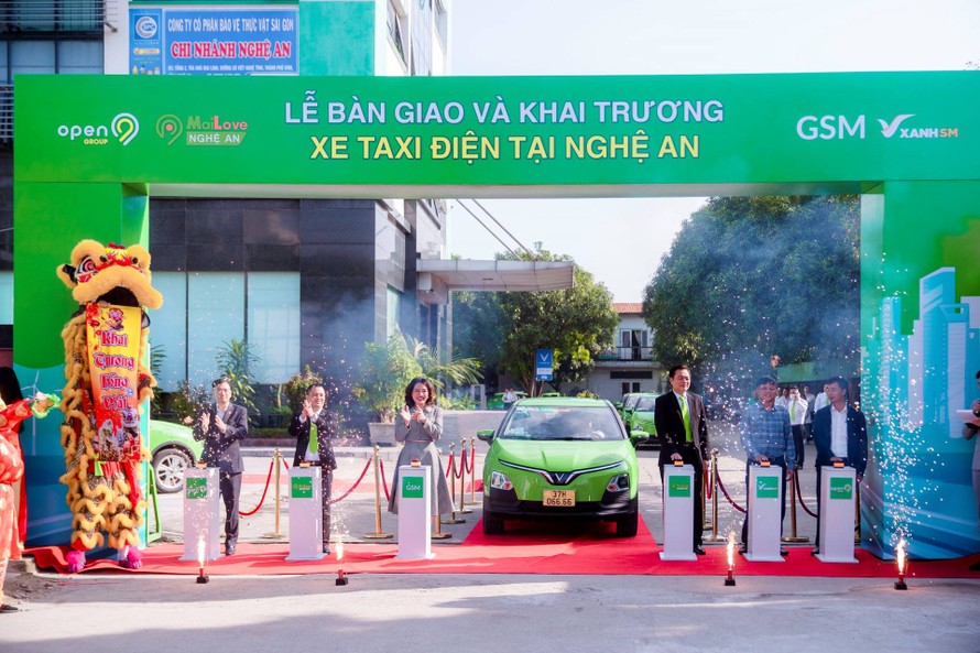 Sơn Nam là một trong những doanh nghiệp mới bắt tay cùng GSM chuyển đổi sang ô tô điện để chạy taxi. 