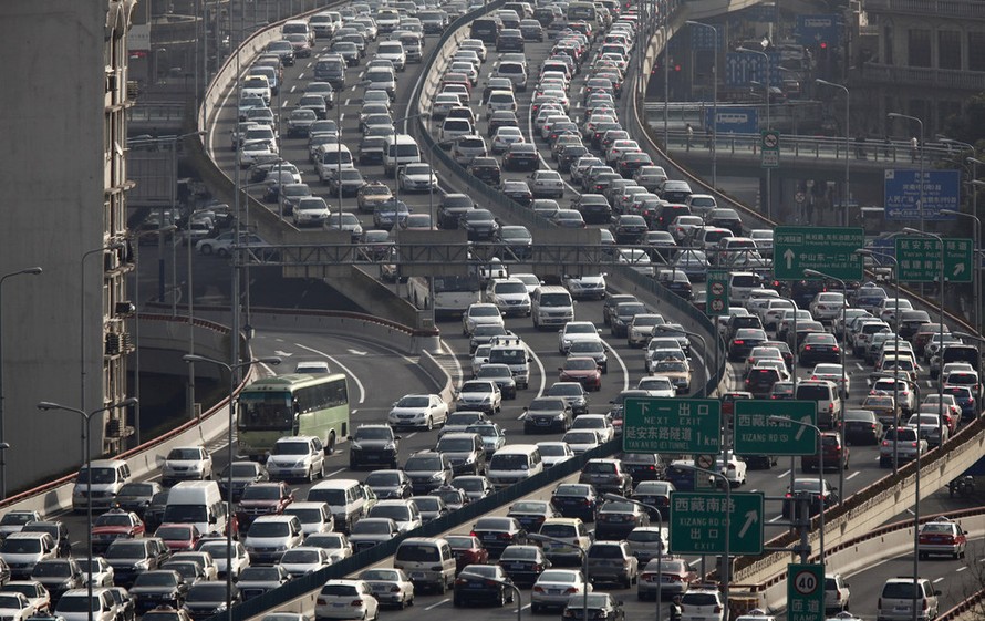  Cầu 100 triệu đô gây tắc đường ở Trung Quốc