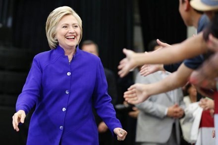 Bà Clinton dẫn trước tỷ phú Trump tại 5 ‘chiến địa’