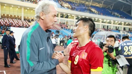 HLV Riedl: 'Việt Nam là ứng viên vô địch AFF Cup 2016'