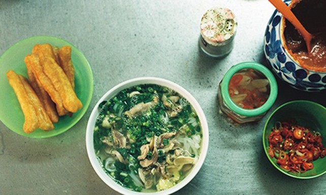 Những quán ăn trên 30 năm đắt khách ở Hà Nội