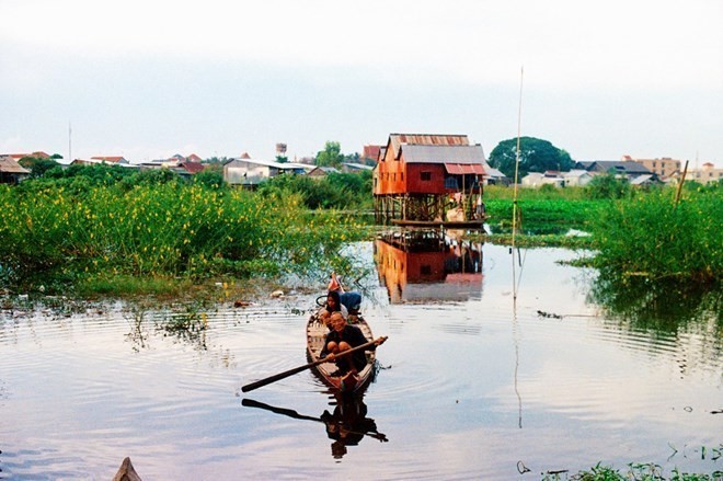 Cuộc sống của người Việt dọc bờ Biển Hồ, Campuchia. Ảnh: Infonet