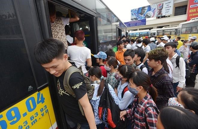 Xe buýt ở Hà Nội chưa đáp ứng được kỳ vọng về vận chuyển hành khách. Ảnh: Lê Hiếu.