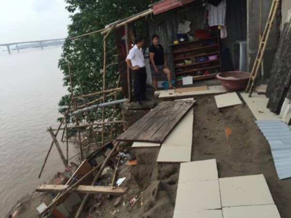 Hà Nội: Xử lý cấp bách nhiều điểm sạt lở bờ sông