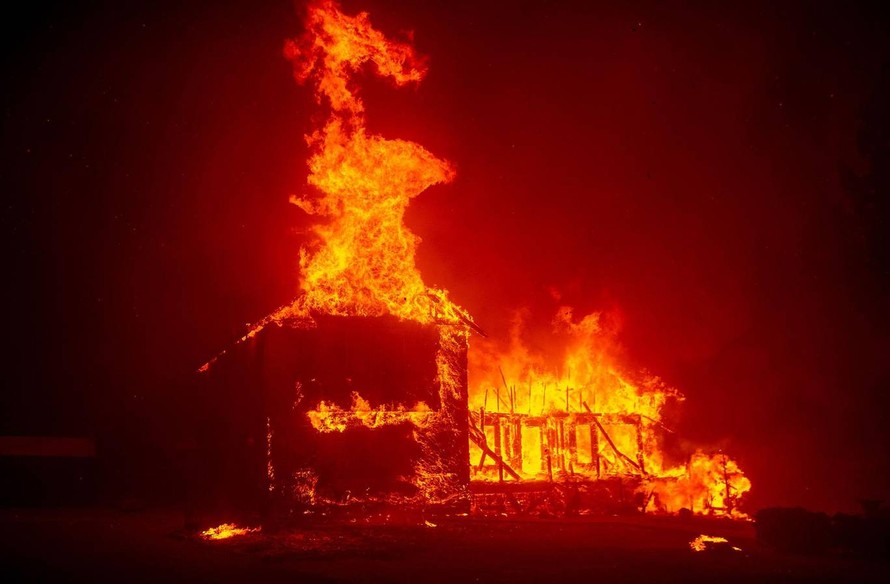 Cháy lớn tại California: Lính cứu hỏa tiếp tục tìm kiếm người thiệt mạng