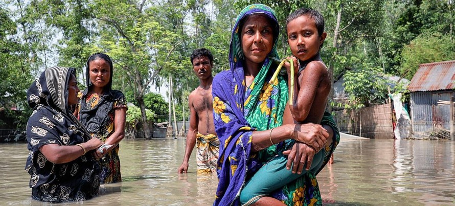 Lũ lụt đang gia tăng trên khắp thế giới do biến đổi khí hậu. (Ảnh: UN Women/Mohammad Rakibul Hasan)