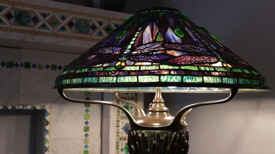 Hướng dẫn sưu tầm từ nhà Christie's: 10 điều cần biết về đèn Tiffany